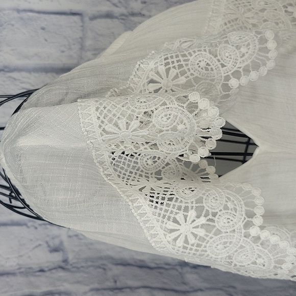 JELLA COUTURE White ON/Off Shoulder Lacey Dress Chest 40" Length 35" - Picture 6 of 10